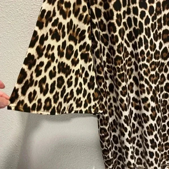 Alfani Woman Size OX Leopard Print 3/4 Inch Bell Sleeves Square Neck W/rib-bits - Picture 3 of 6